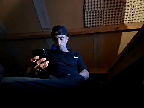 kompiee online show from October 1, 2025, 10:38 pm