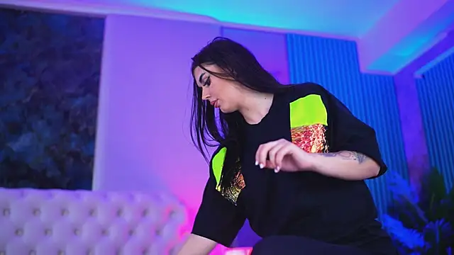 KendraMoon online show from November 8, 2025, 3:56 pm