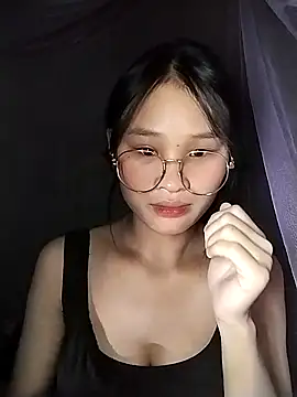 saronla 03 online show from November 6, 2025, 1:12 pm