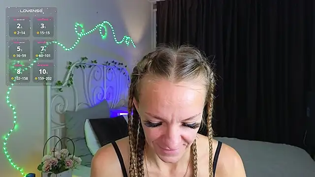 Jesica mooon online show from October 16, 2025, 1:28 am