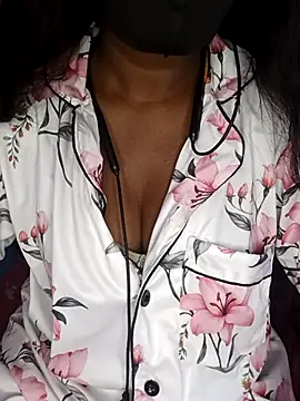 Snapshot of Thamilmegalai chatting on January 14, 2026, 3:45 am Thamilmegalai online show from January 14, 2026, 3:45 am