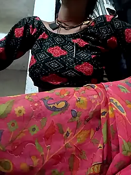 Snapshot of Juhi_chawla chatting on October 12, 2025, 11:26 pm Juhi chawla online show from October 12, 2025, 11:26 pm