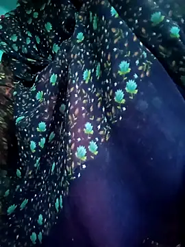 Snapshot of Juhi_chawla chatting on October 25, 2025, 12:13 pm Juhi chawla online show from October 25, 2025, 12:13 pm