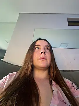 m0ranguinh0s2 online show from July 9, 2026, 6:01 pm