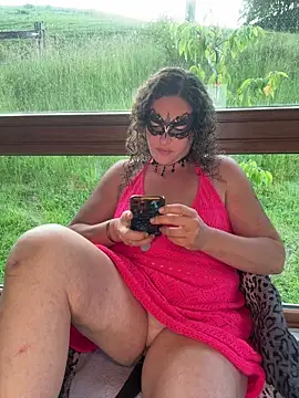 Nadja Noir online show from June 5, 2026, 6:24 pm