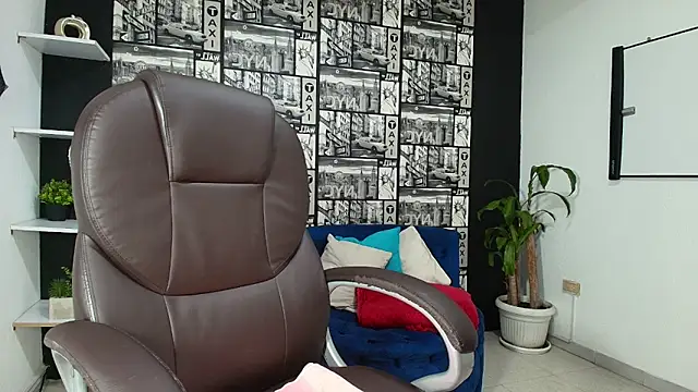 Mia Morelli  online show from September 28, 2025, 4:18 am