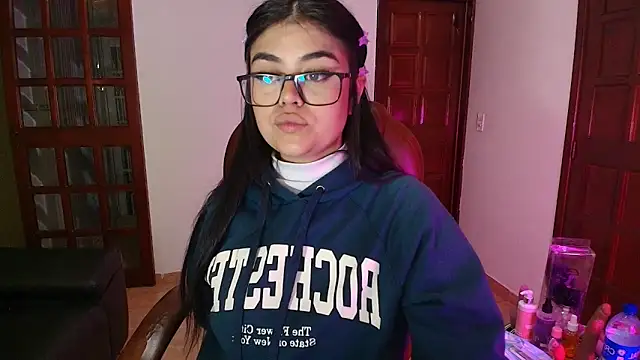 Mia Morelli  online show from November 6, 2025, 3:51 am