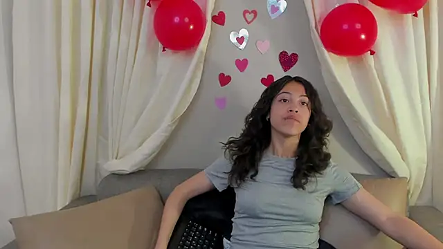 Snapshot of liily_grey chatting on September 15, 2025, 1:44 pm liily grey online show from September 15, 2025, 1:44 pm