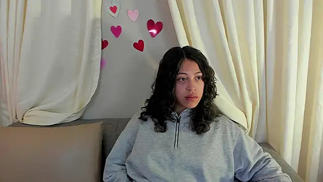 Snapshot of liily_grey chatting on September 24, 2025, 1:47 pm liily grey online show from September 24, 2025, 1:47 pm
