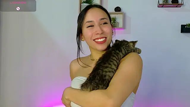 manumontoya  online show from October 5, 2025, 5:33 pm