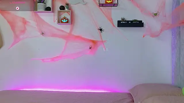 manumontoya  online show from October 26, 2025, 5:41 pm