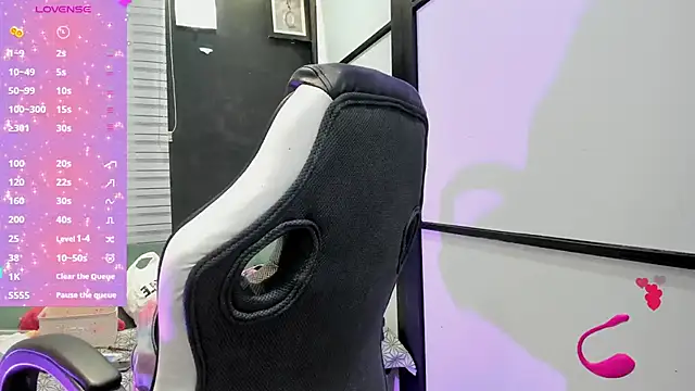 SamaraAnders  online show from November 21, 2025, 4:33 am