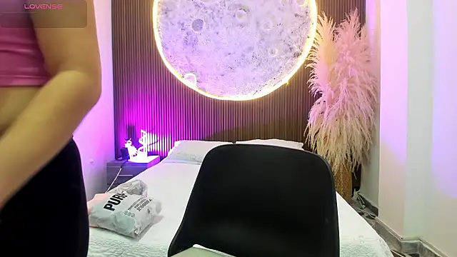 SamaraAnders  online show from February 6, 2026, 5:34 am