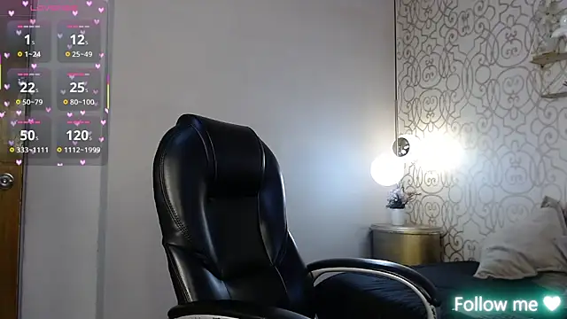 Snapshot of Lucigh_ chatting on November 8, 2025, 7:34 pm Lucigh online show from November 8, 2025, 7:34 pm