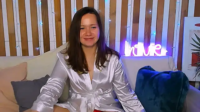 Laura Ellinss online show from October 2, 2025, 9:49 am