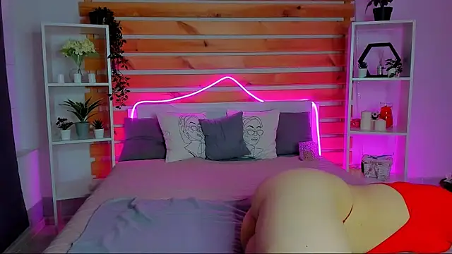 Laura Ellinss online show from October 16, 2025, 8:59 am