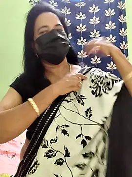 mallu-lover online show from October 22, 2025, 8:14 am