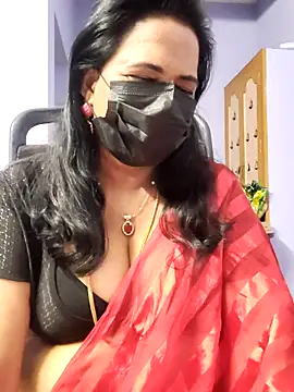 mallu-lover online show from November 9, 2025, 4:05 pm