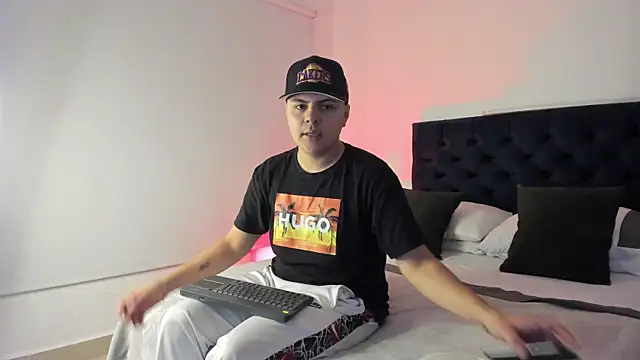 NoahLux online show from October 1, 2025, 7:31 pm