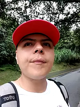 NoahLux online show from October 28, 2025, 6:43 pm