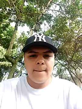 NoahLux online show from October 29, 2025, 1:46 pm