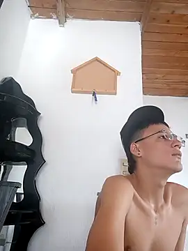 NoahLux online show from November 12, 2025, 6:08 pm