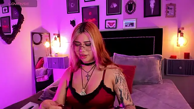 pinkk deemon online show from March 10, 2026, 12:54 pm