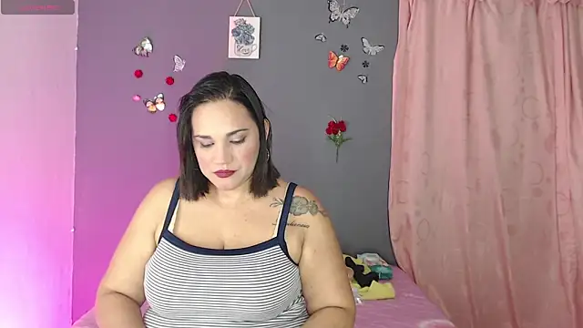 ROOSEQUEEN online show from November 6, 2025, 12:00 am