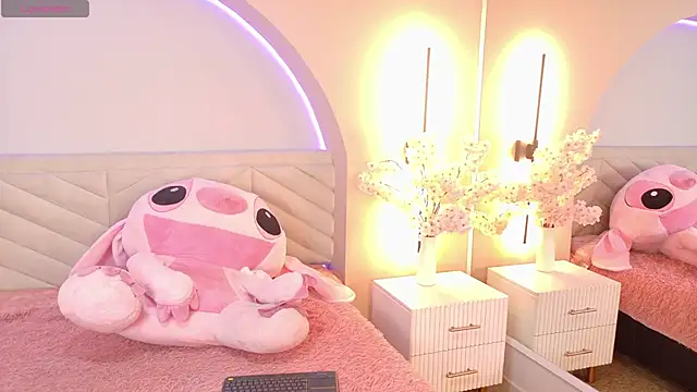 amy miller1 online show from April 9, 2026, 8:03 pm