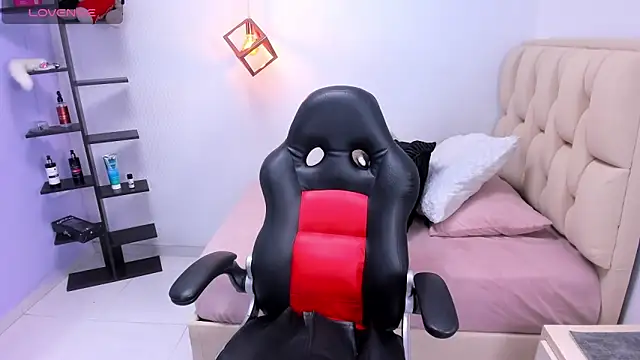 ROSIE MOSS online show from January 14, 2026, 10:36 pm