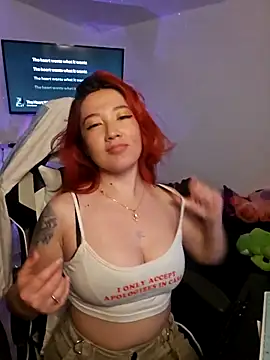 lunnaa  online show from October 2, 2025, 12:39 am