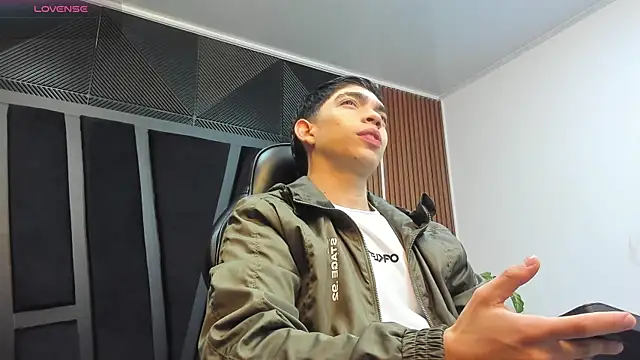 Eryonbradley online show from October 1, 2025, 11:16 am