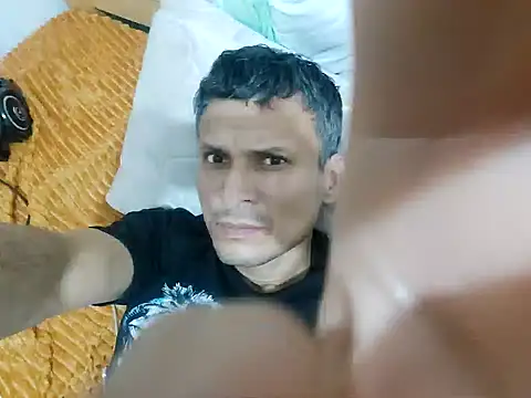 Snapshot of luislimafuego chatting on November 23, 2025, 6:13 am luislimafuego online show from November 23, 2025, 6:13 am