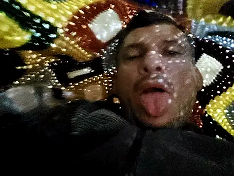 Snapshot of luislimafuego chatting on November 26, 2025, 8:37 am luislimafuego online show from November 26, 2025, 8:37 am