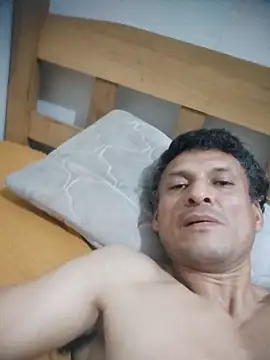 Snapshot of luislimafuego chatting on March 6, 2026, 6:43 am luislimafuego online show from March 6, 2026, 6:43 am