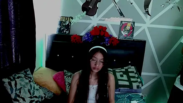 Snapshot of COZY7COUPLE chatting on September 24, 2025, 12:19 pm COZY7COUPLE online show from September 24, 2025, 12:19 pm