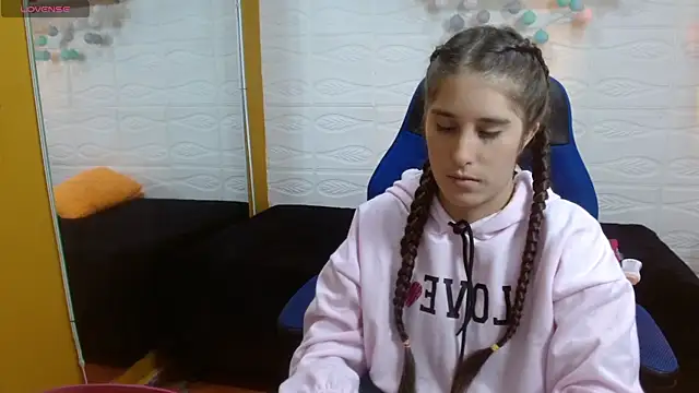 karlarousex online show from September 26, 2025, 2:59 am