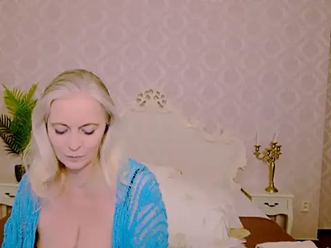 Anais Janson online show from April 14, 2026, 6:47 pm