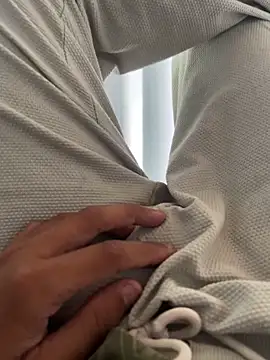 NoddingScorpion online show from April 21, 2026, 4:41 am