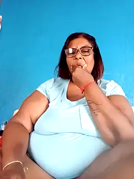 Snapshot of mileesha chatting on February 10, 2025, 8:42 am mileesha online show from February 10, 2025, 8:42 am