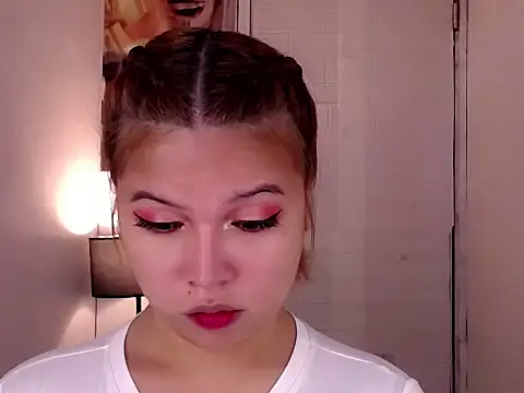 adorabletsforyouxx online show from September 8, 2025, 5:01 pm
