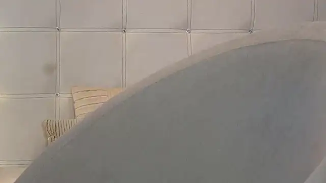 LadyValeriaXO online show from October 20, 2025, 10:59 am