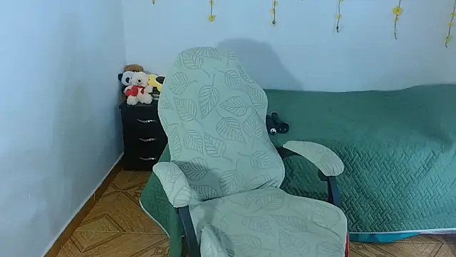 sajecrismaa online show from April 13, 2026, 8:14 pm