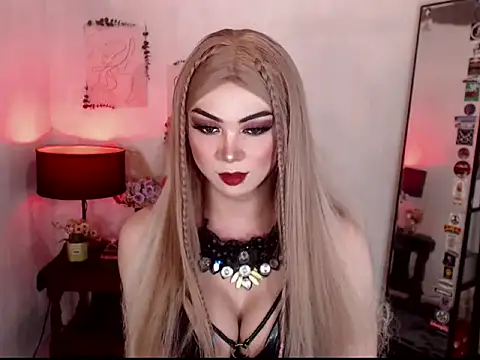 Snapshot of Hugecock_shantall chatting on November 8, 2025, 8:18 pm Hugecock shantall online show from November 8, 2025, 8:18 pm