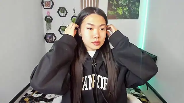 LunaPurrr online show from November 26, 2025, 1:17 am