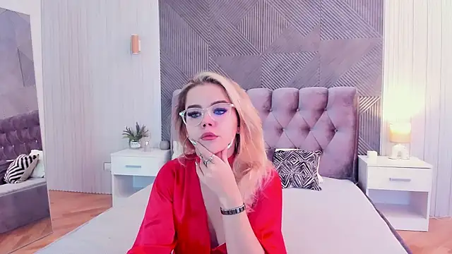 Snapshot of PrincessSlay chatting on September 12, 2025, 5:18 am PrincessSlay online show from September 12, 2025, 5:18 am