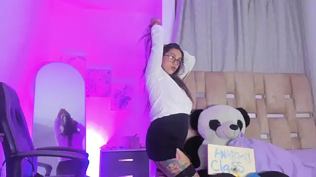 Snapshot of JulianaCarter chatting on October 6, 2025, 8:06 pm JulianaCarter online show from October 6, 2025, 8:06 pm