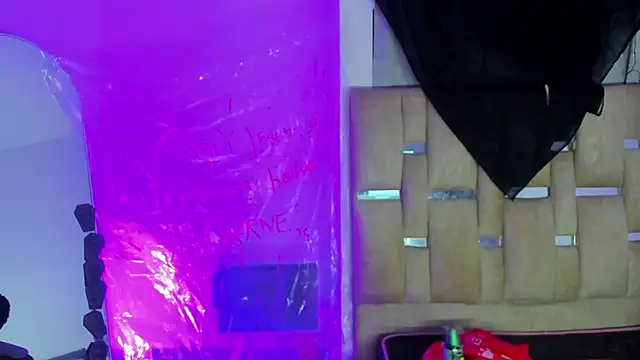 Snapshot of JulianaCarter chatting on October 17, 2025, 7:38 pm JulianaCarter online show from October 17, 2025, 7:38 pm