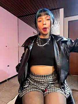 ZoeRaven Pink online show from September 30, 2025, 3:50 pm