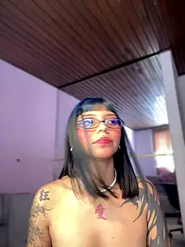 ZoeRaven Pink online show from October 17, 2025, 5:48 pm